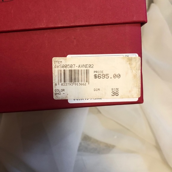 AUTHENTIC VALENTINO PATENT LEATHER STILETTO - Picture 5 of 5